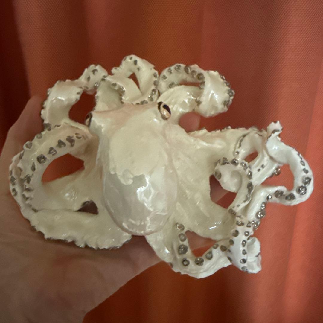 白タコ、陶器 . 新しいコレクション