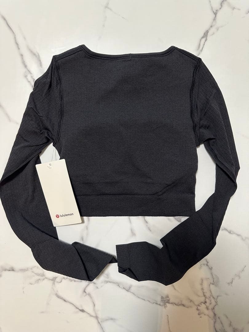 新品 ルルレモン Ebb to Street ヨガ 長袖 一体型ブラ付き 2