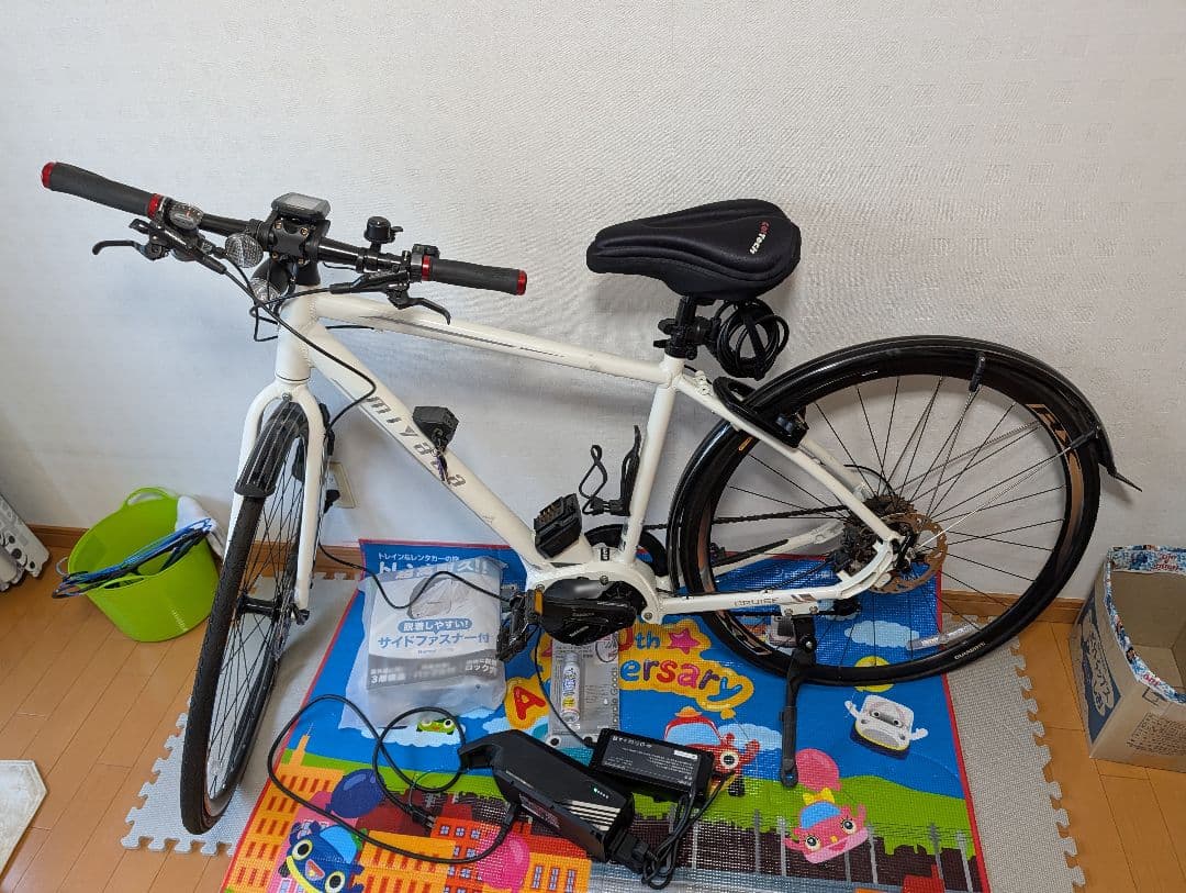 電動アシスト自転車 ホワイト 充電器付き VCR468　クルーズ　鍵 カバー付き