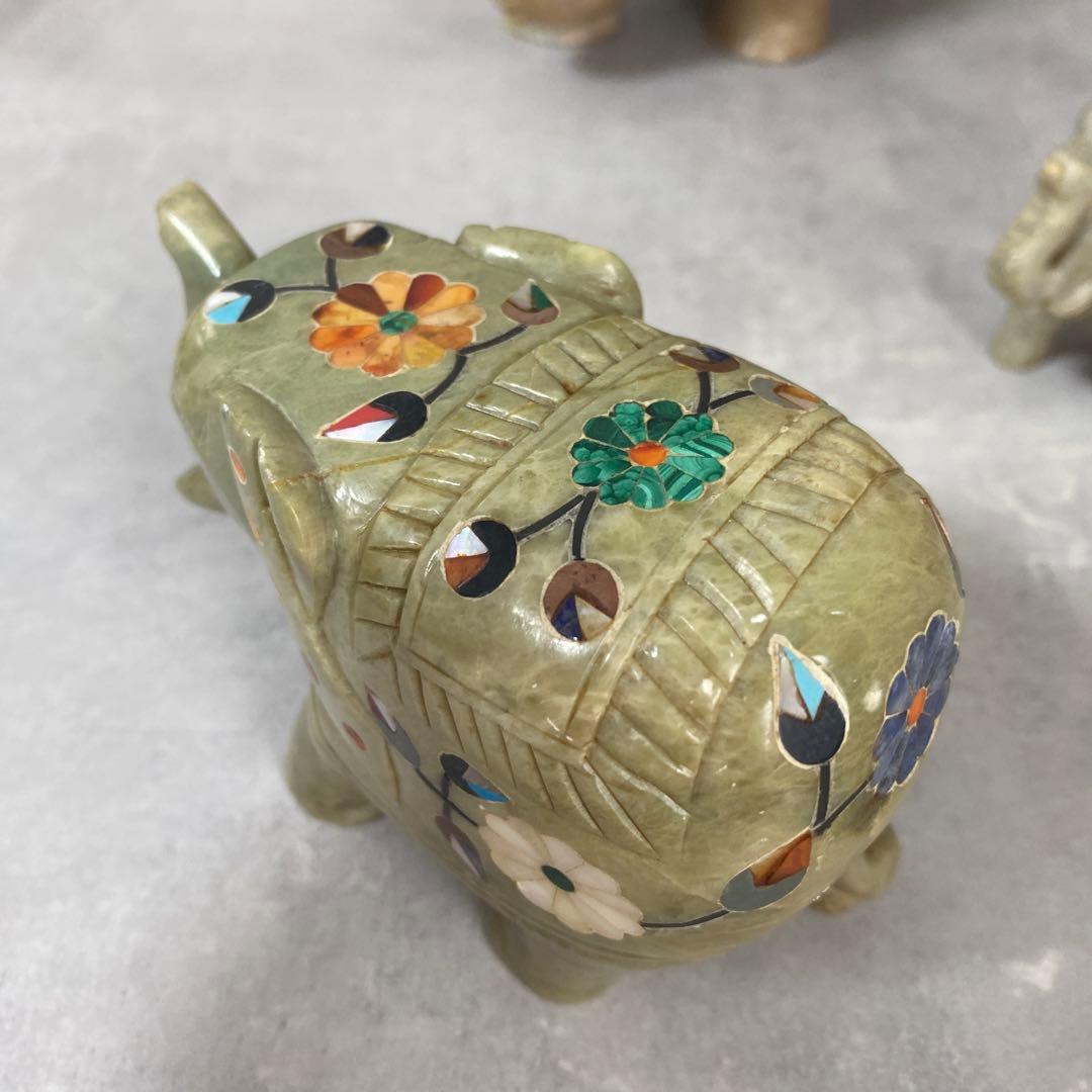 インド工芸品　天然石　花柄　象の置物　大中小3点　縁起物