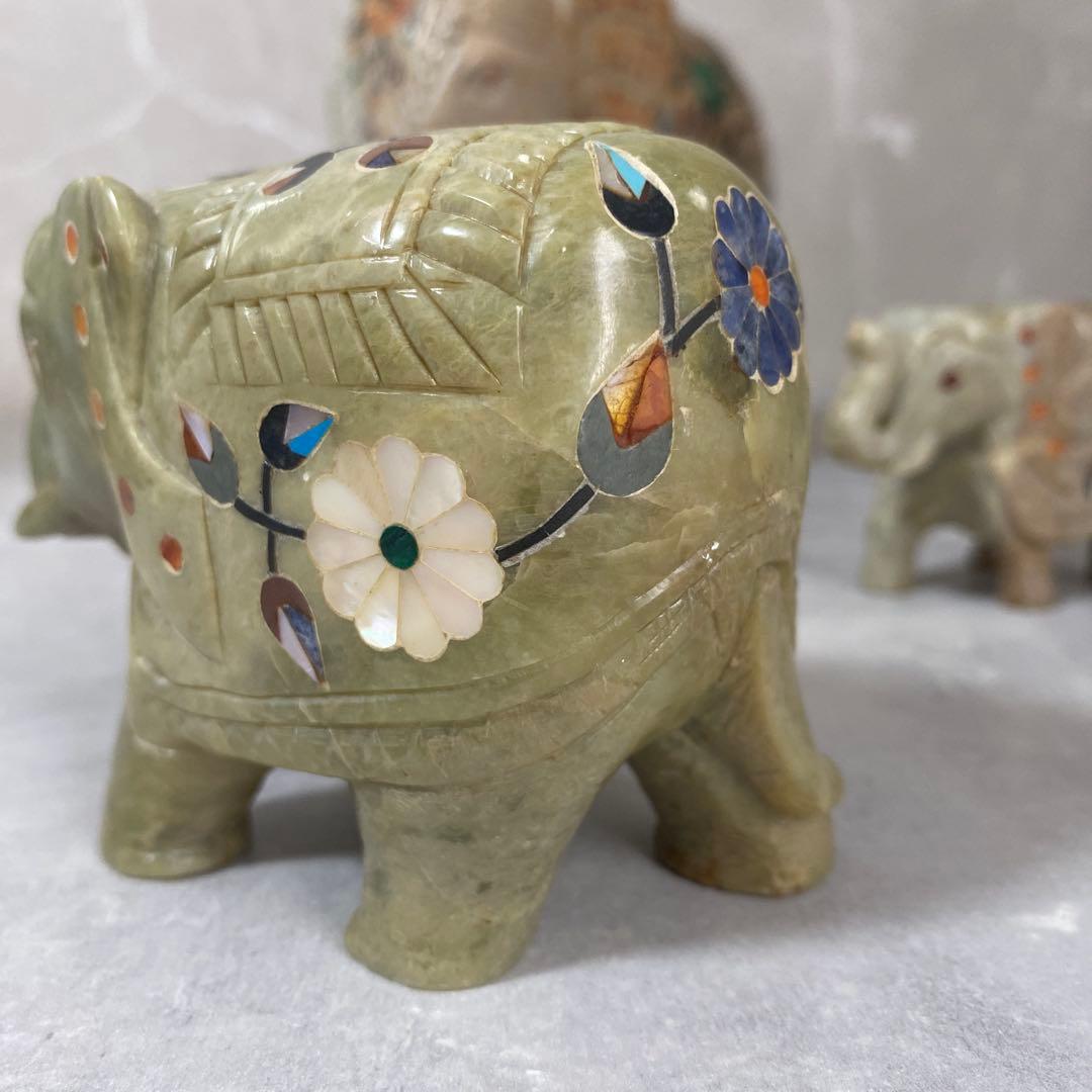 インド工芸品　天然石　花柄　象の置物　大中小3点　縁起物