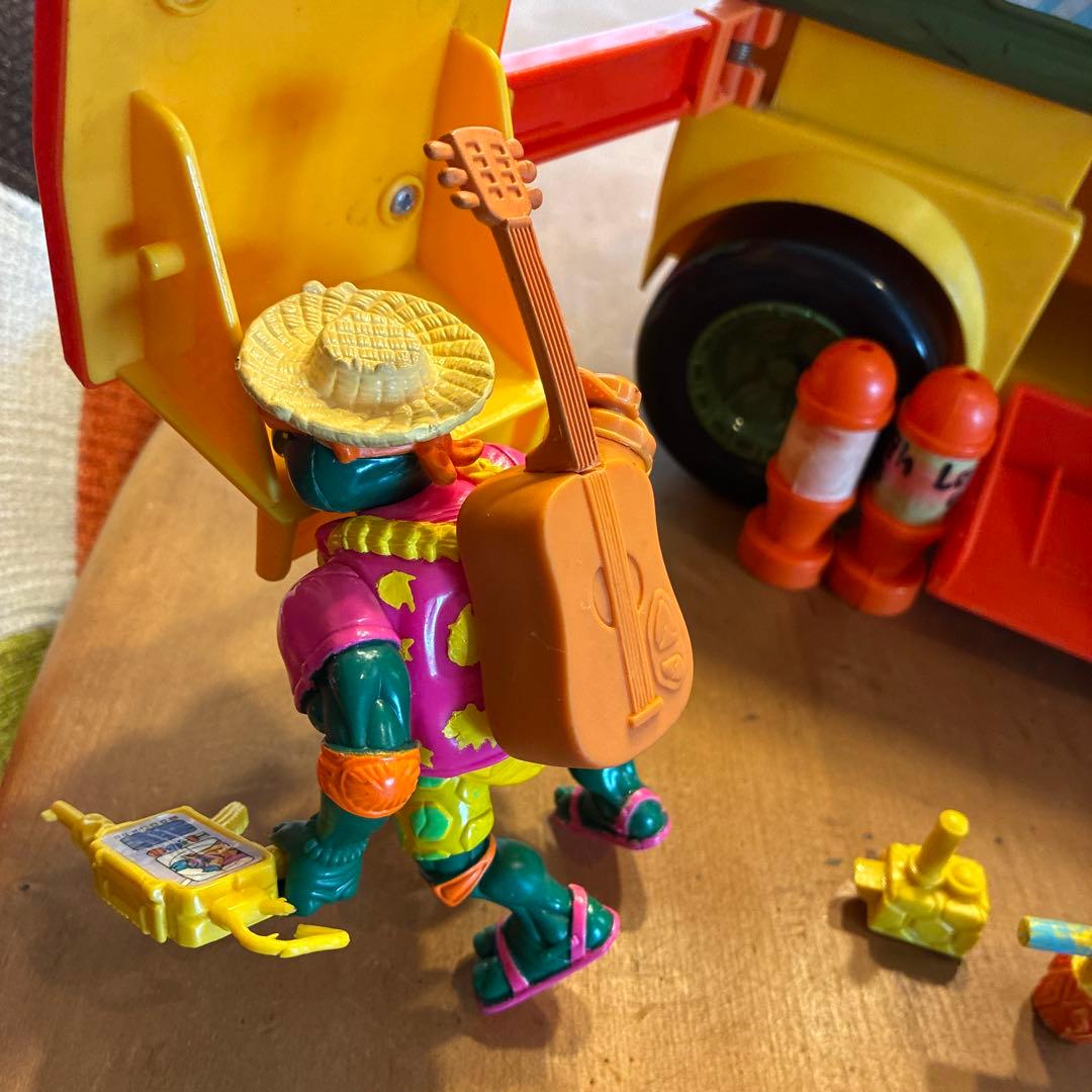 d*2様 ミュータント・タートルズ フィギュア10体とバス・バイク・ボートセット