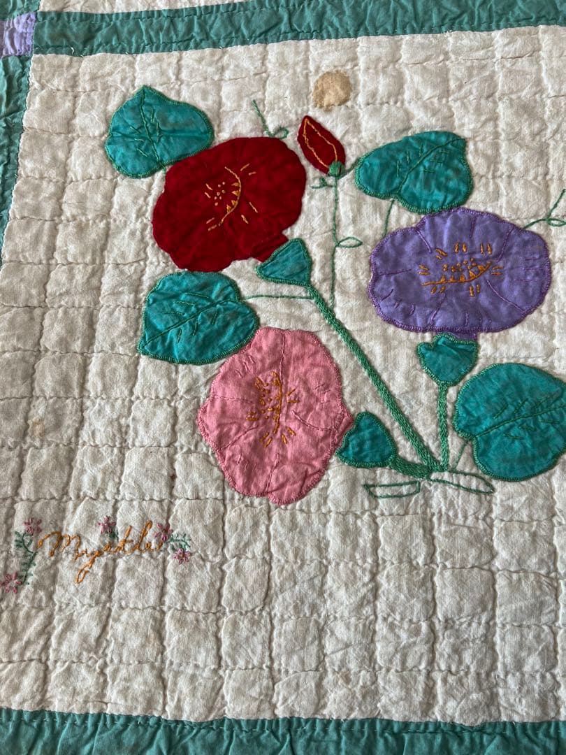 アンティークキルト✴︎刺繍キルト✴︎アップリケキルト