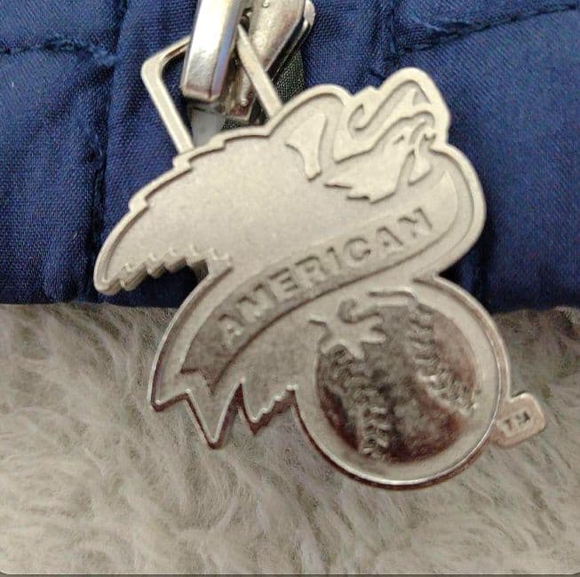 半額セール！MLB UNDENIA WINDBREAKER（ＮＹヤンキース３XL