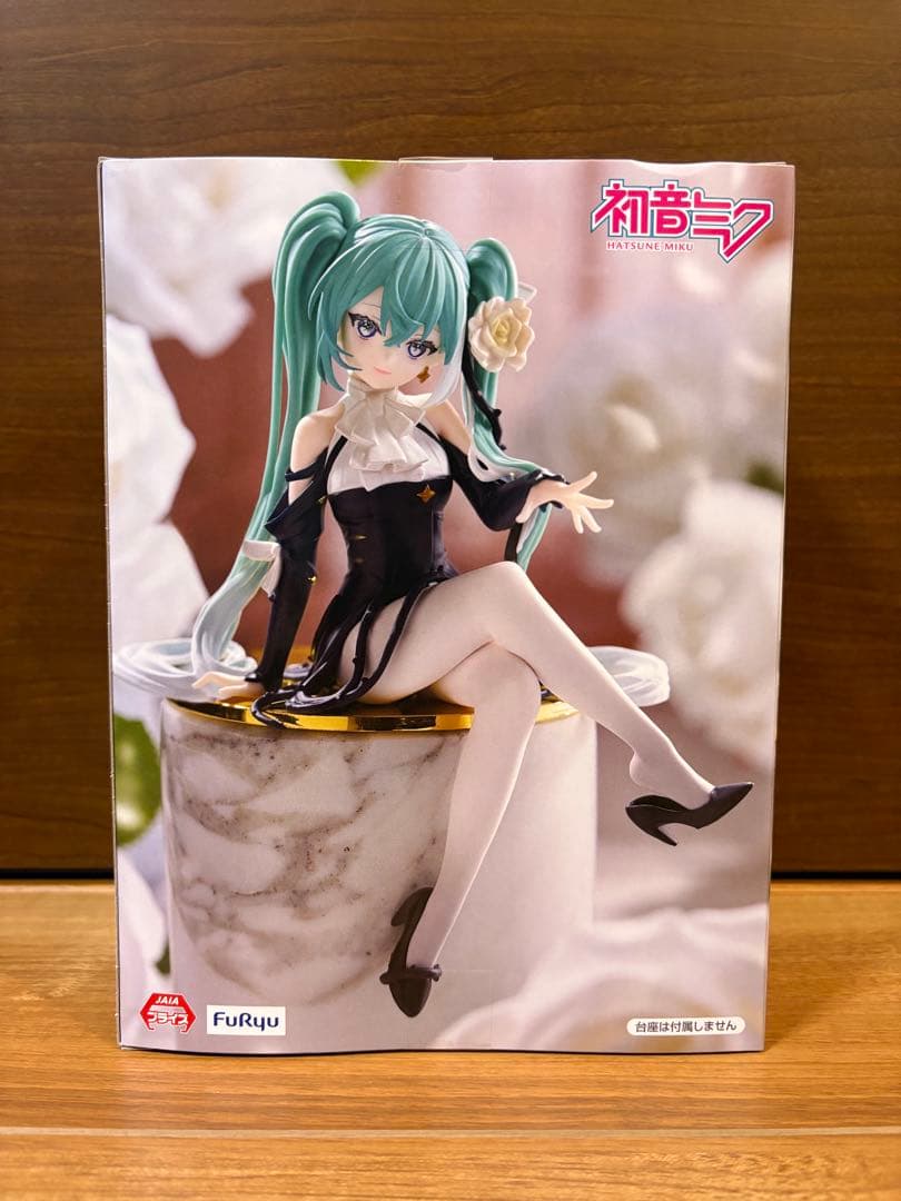 【新品未開封】初音ミク　白薔薇　ぬーすと　ガンダム　45周年コラボ　セット