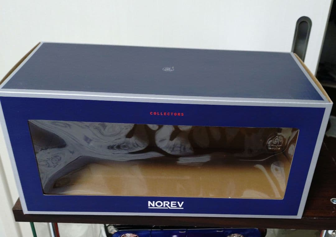 1/18 メルセデスベンツ560SEL