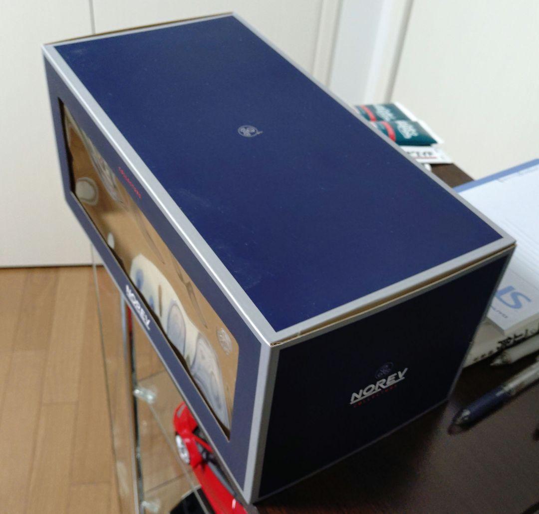 1/18 メルセデスベンツ560SEL