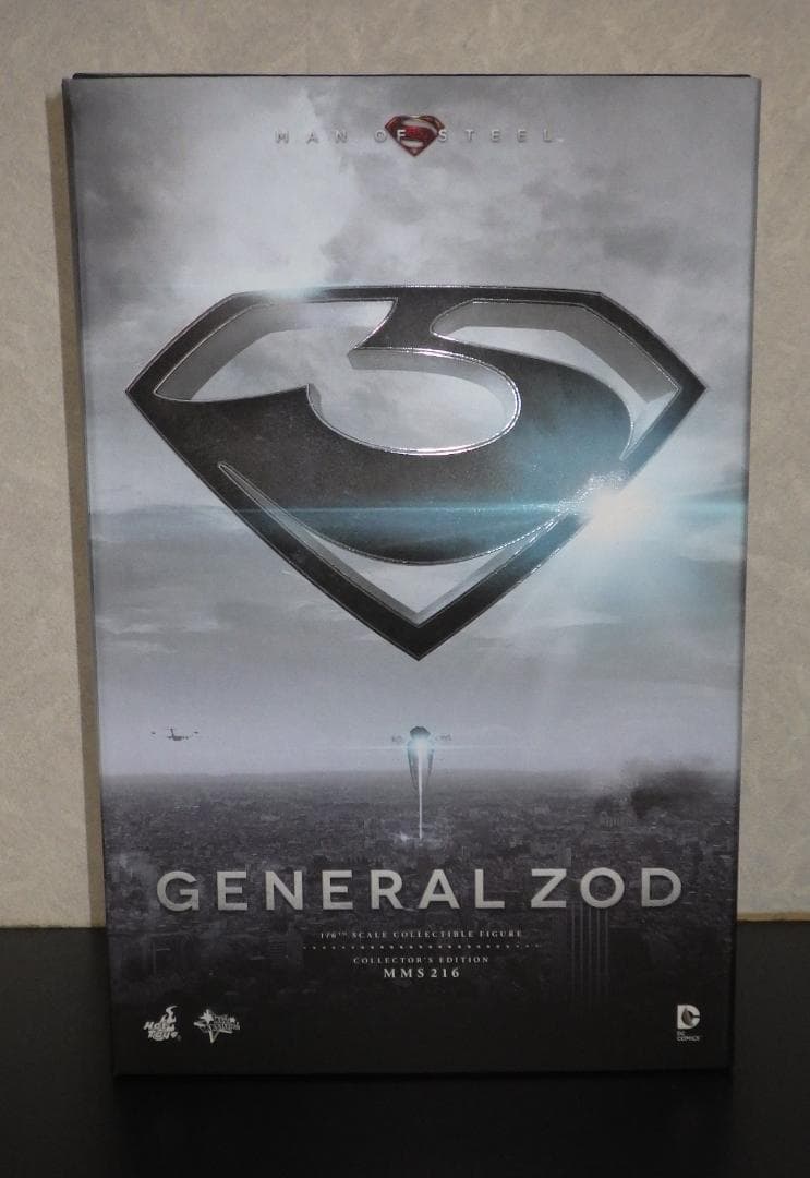 ホットトイズ　HOTTOYS マン・オブ・スティール スーパーマン