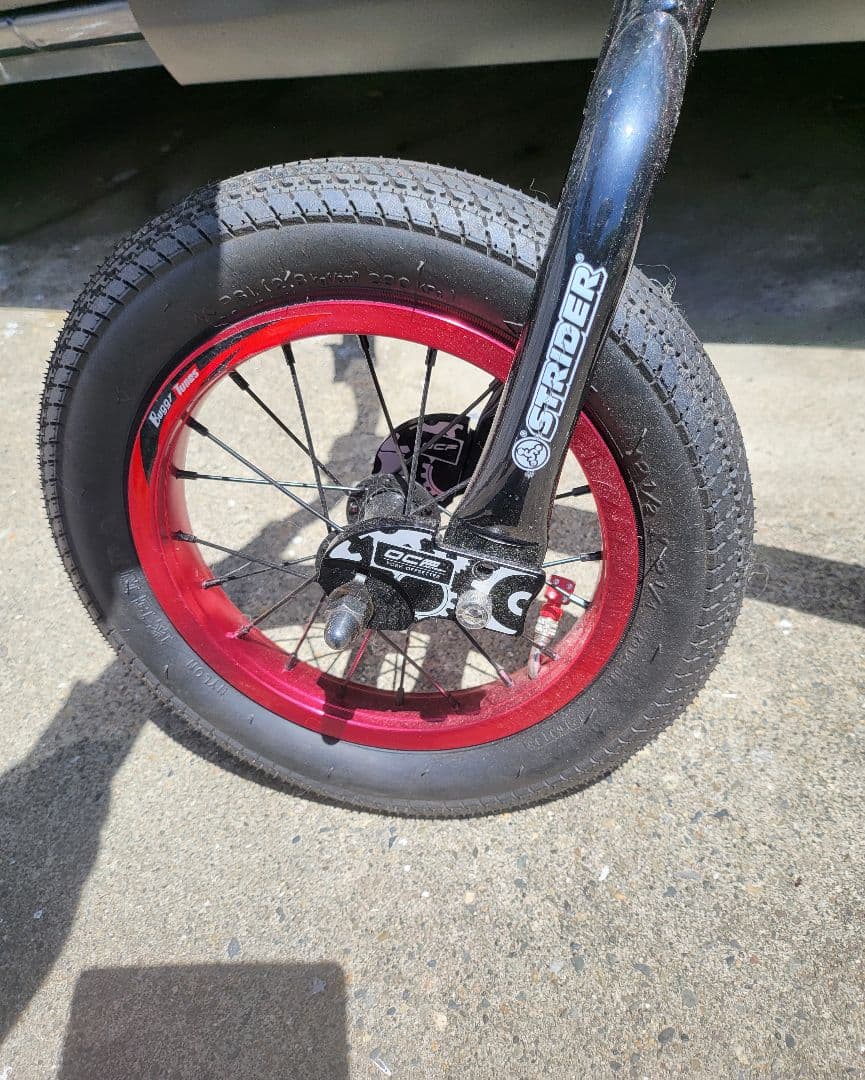 HONDA　赤　カスタム　ストライダー