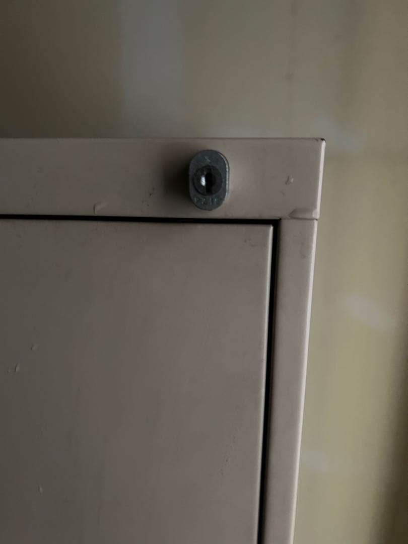 スチールキャビネット