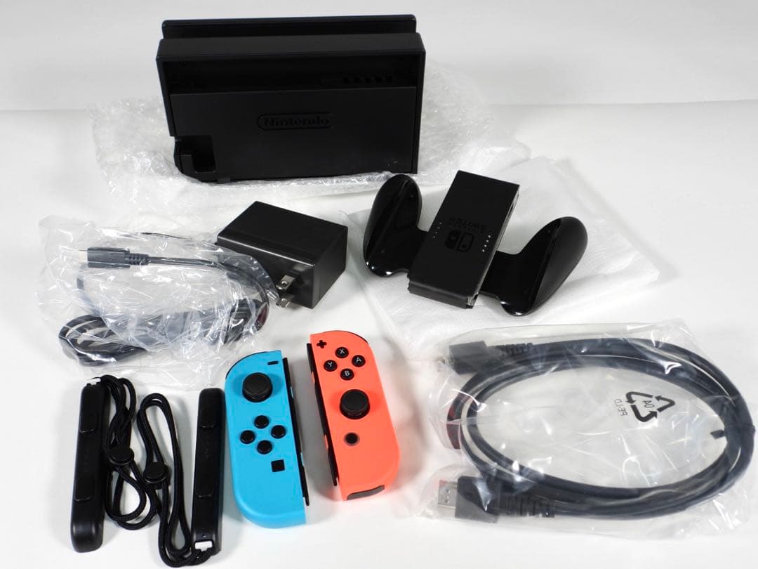 【じんさん】【美品】 Nintendo Switch 本体 2020年製