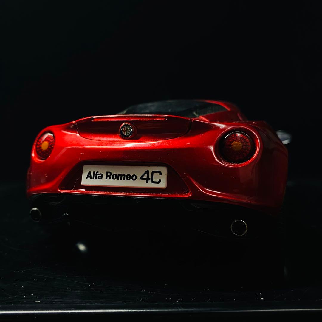 AUTOart 1/18 アルファロメオ 4C （メタリック・レッド）