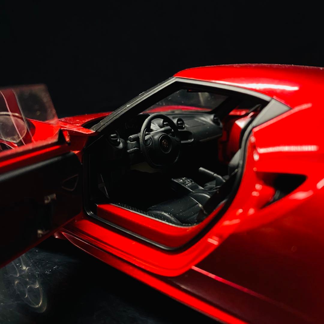 AUTOart 1/18 アルファロメオ 4C （メタリック・レッド）