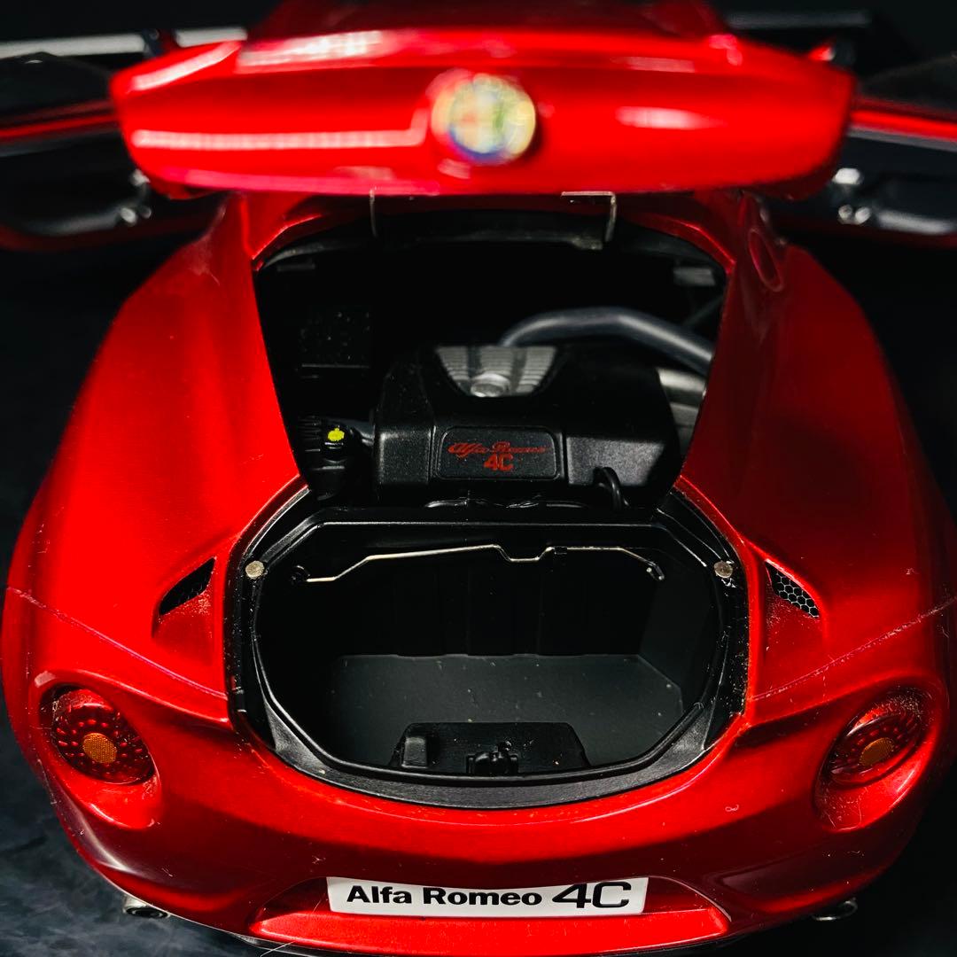 AUTOart 1/18 アルファロメオ 4C （メタリック・レッド）