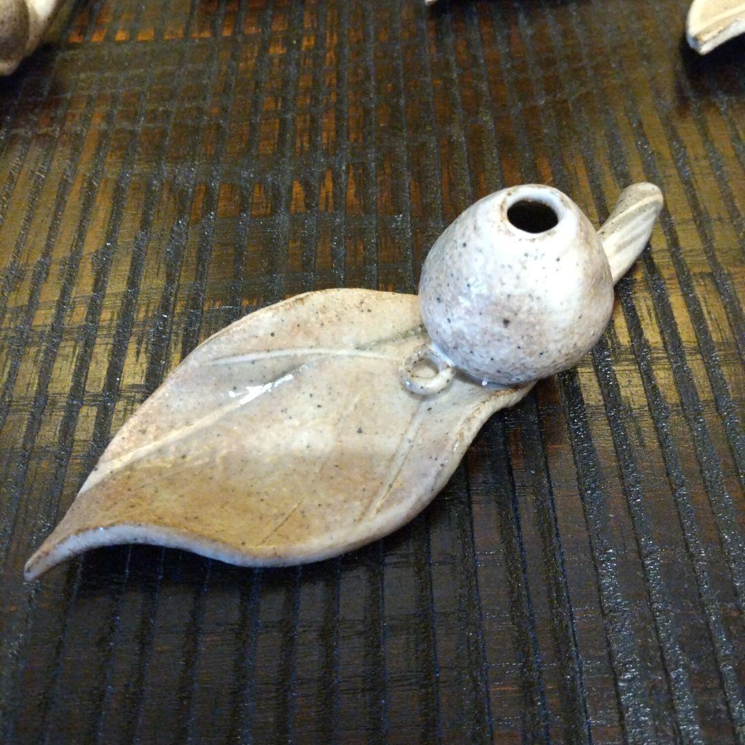 葉の形陶器製大皿等 木製台付き12点セット 工芸焼き物