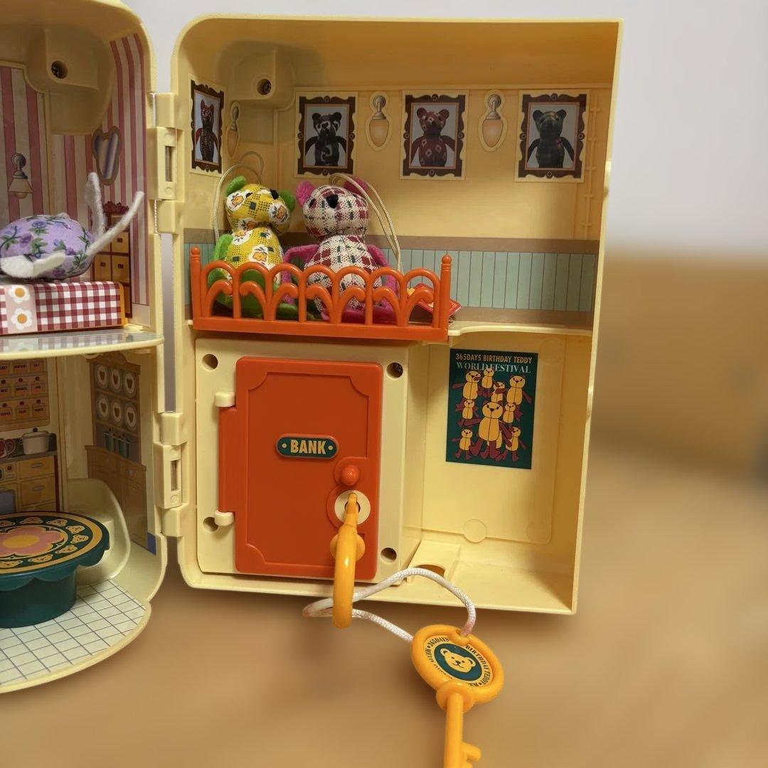 激レア‼️365日バースデイテディ 明治製菓公式アイテム 鍵付きハウス TOMY