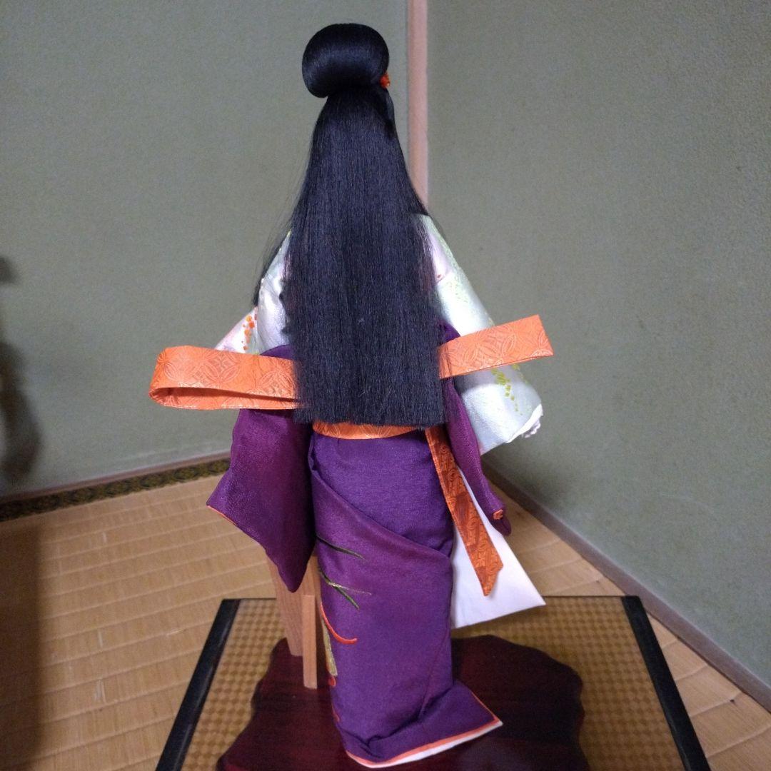 御所人形 有風作 紫色の美しい工芸品