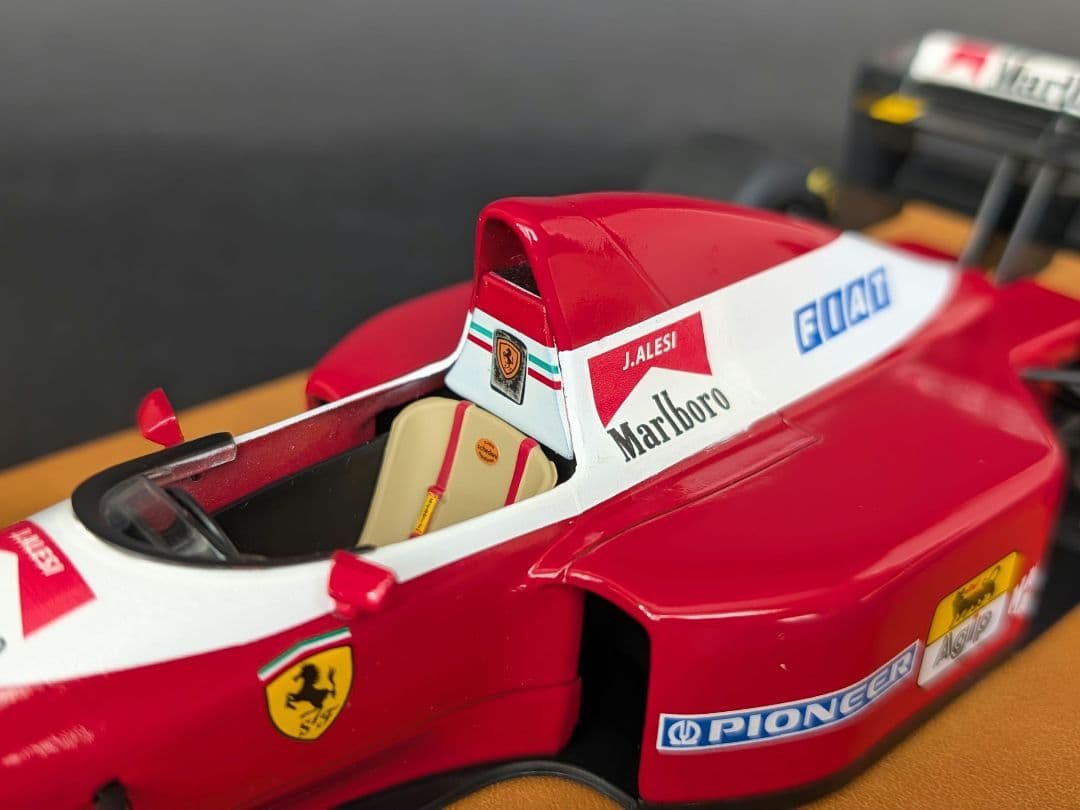 ミニチャンプス 1/18 フェラーリ F93A 1993 #27 J.アレジ