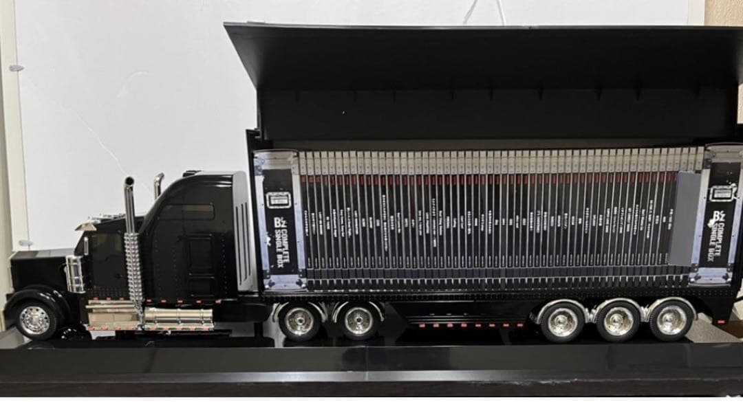 B’z COMPLETE SINGLE BOX Trailer Edition