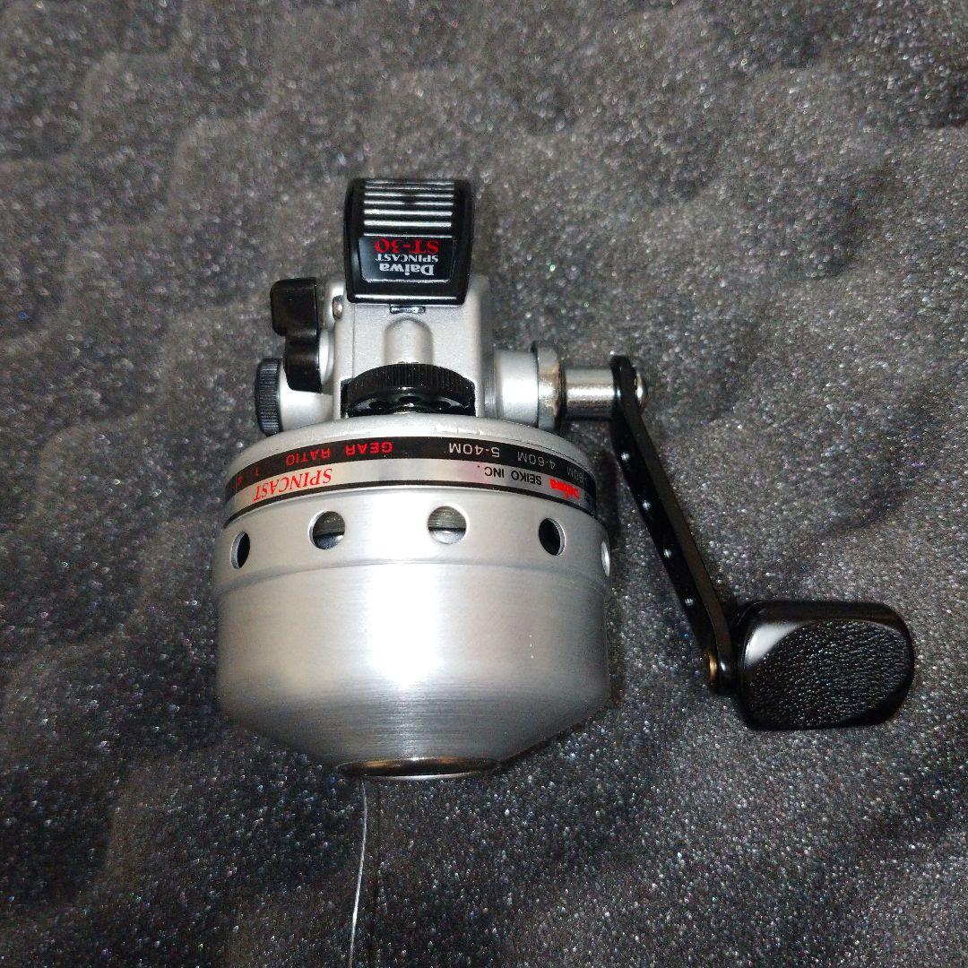 ダイワ スピンキャスト ST30 新品未使用 クローズドフェイスリール オールド