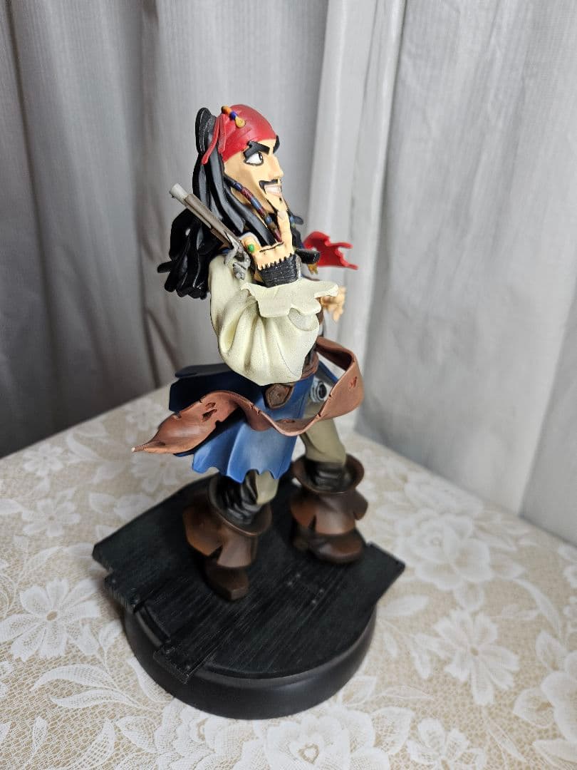限定 パイレーツオブカリビアン ジェントル ジャックスパロウ フィギュア