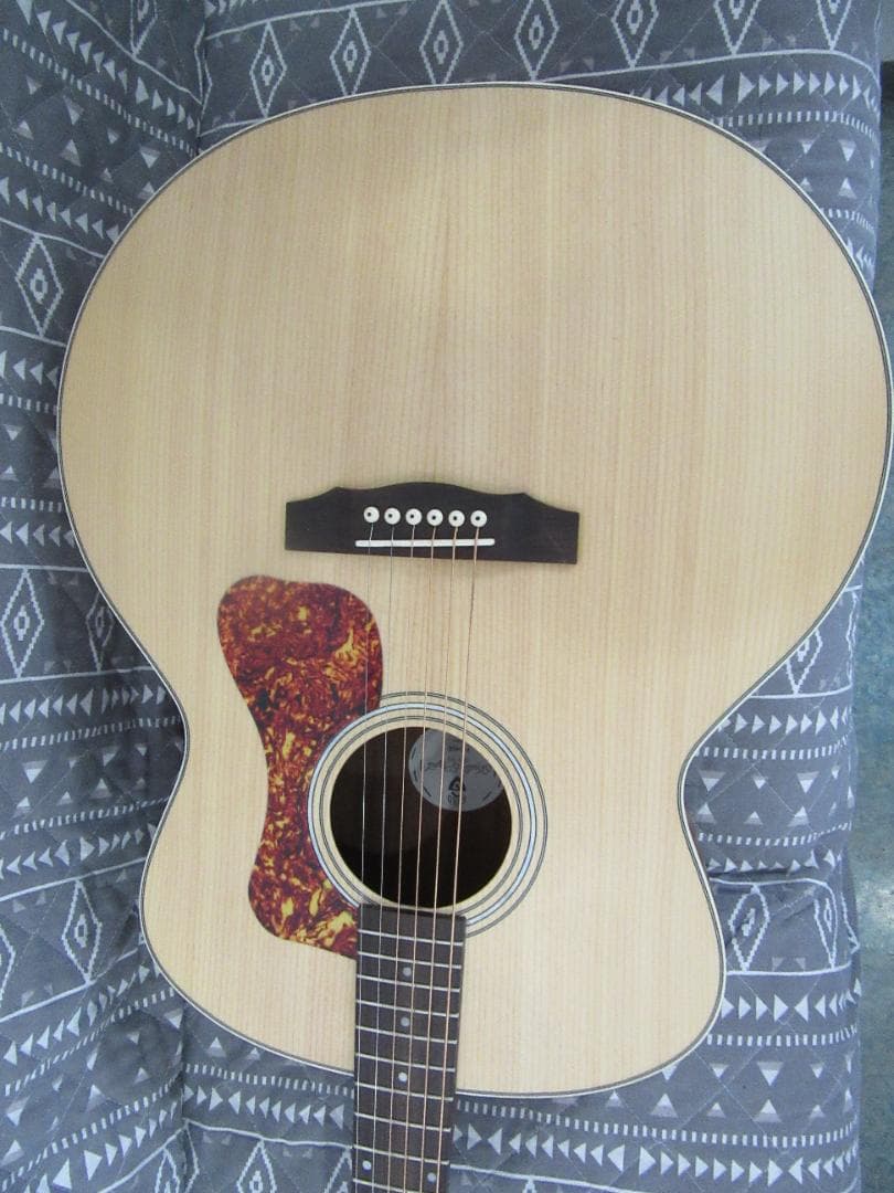 GUILD F-240E　中古美品