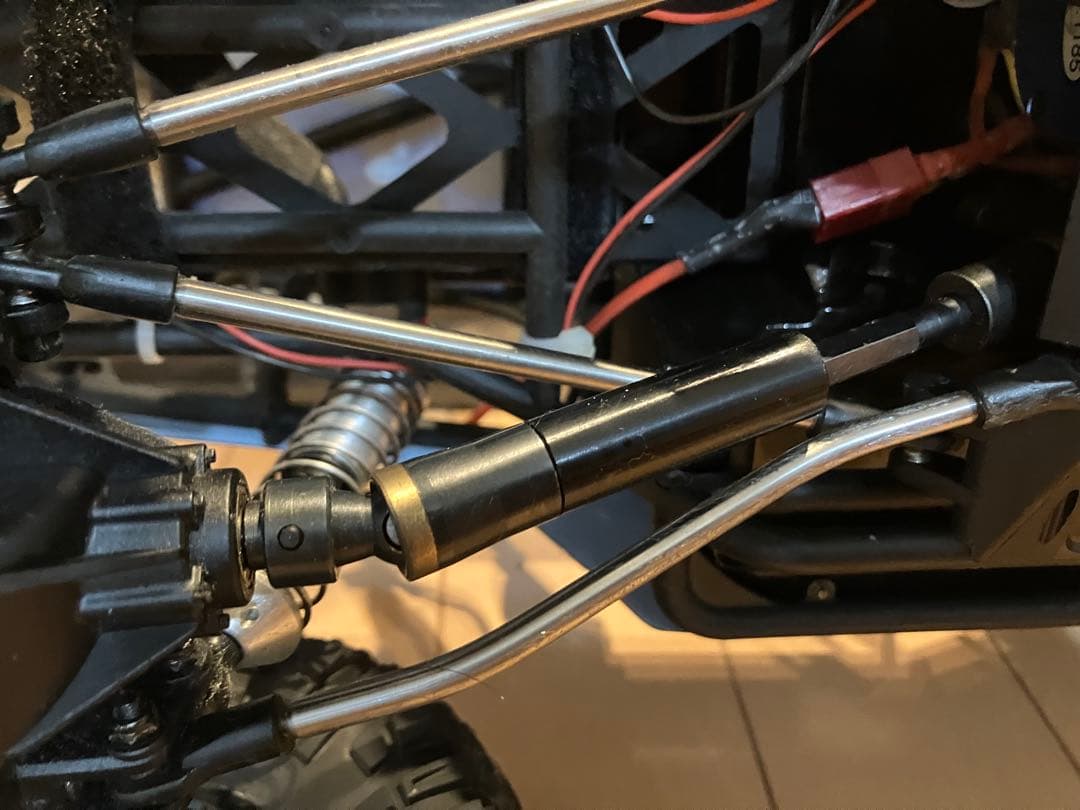 アキシャル　レイス　ポイズンスパイダー　①