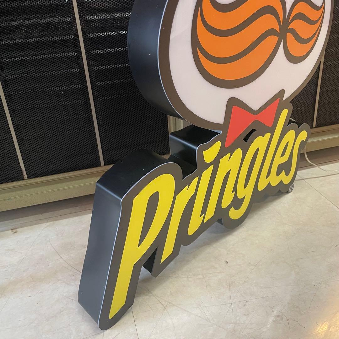 Pringles ディスプレー　LEDロゴサイン