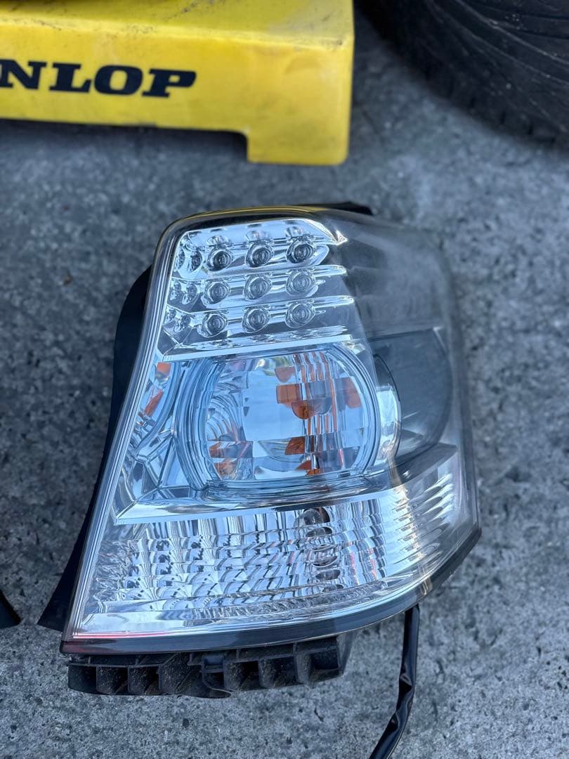 トヨタ　SAI テールランプ　右左セット　一台分