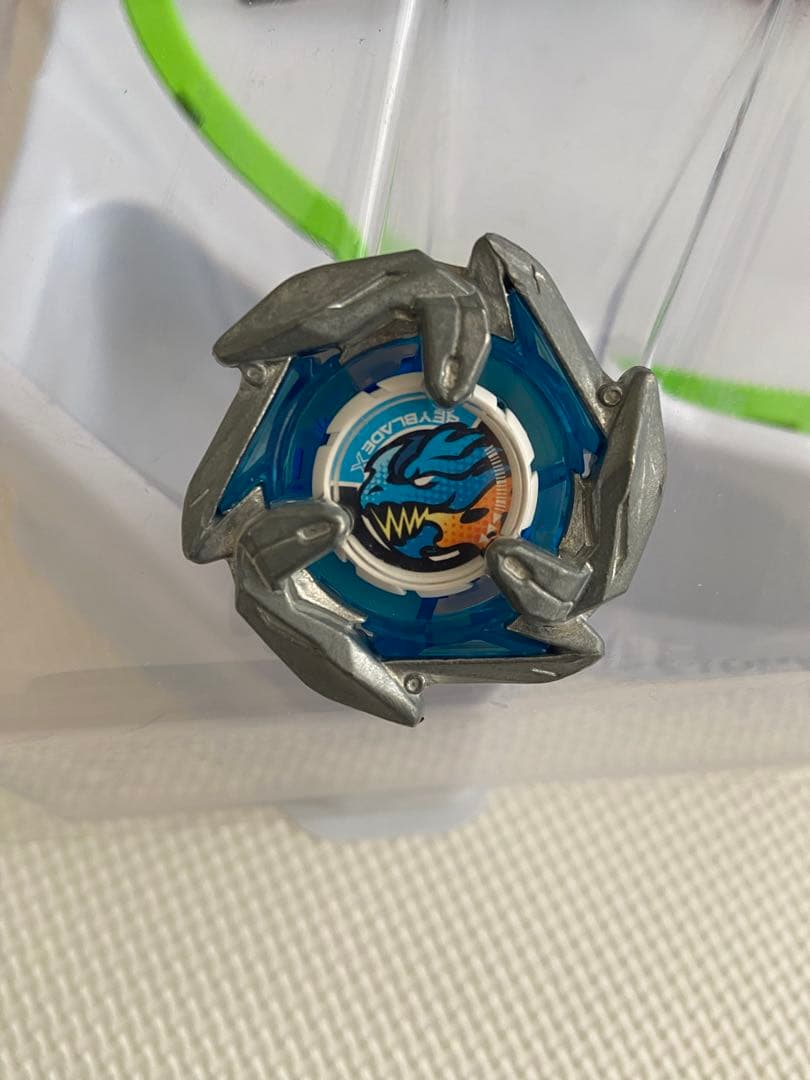 BEYBLADE X セット(スタジアム、ランチャー4個、ベイ7個)