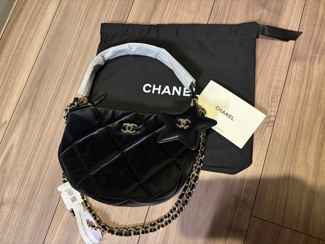 CHANEL ブラック ショルダーバッグ ノベルティー