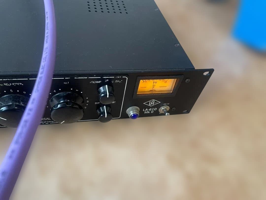 Universal Audio LA-610 Mk II プリアンプ