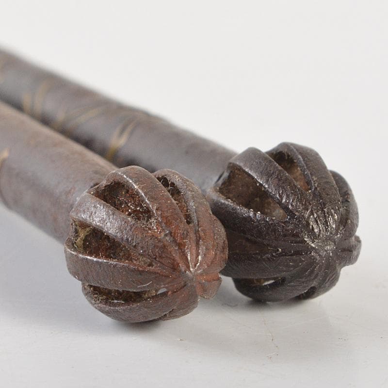 茶道具　香玉堂　鉄張本象嵌　松葉文　火箸　共箱　C　R7228