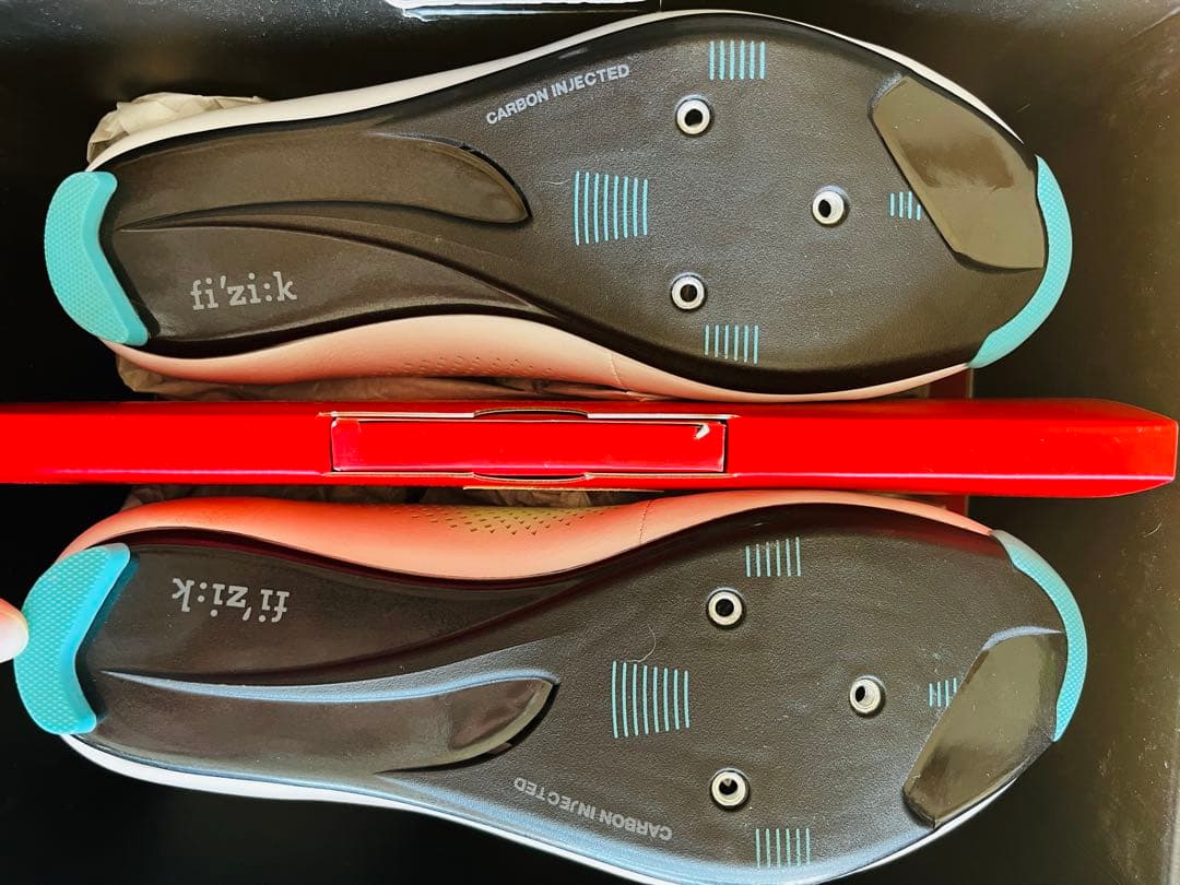 fi'zi:k ロードシューズ ホワイト/ターコイズ