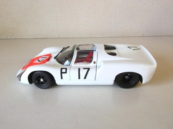 特価 exoto (1/18) ポルシェ 910 #17