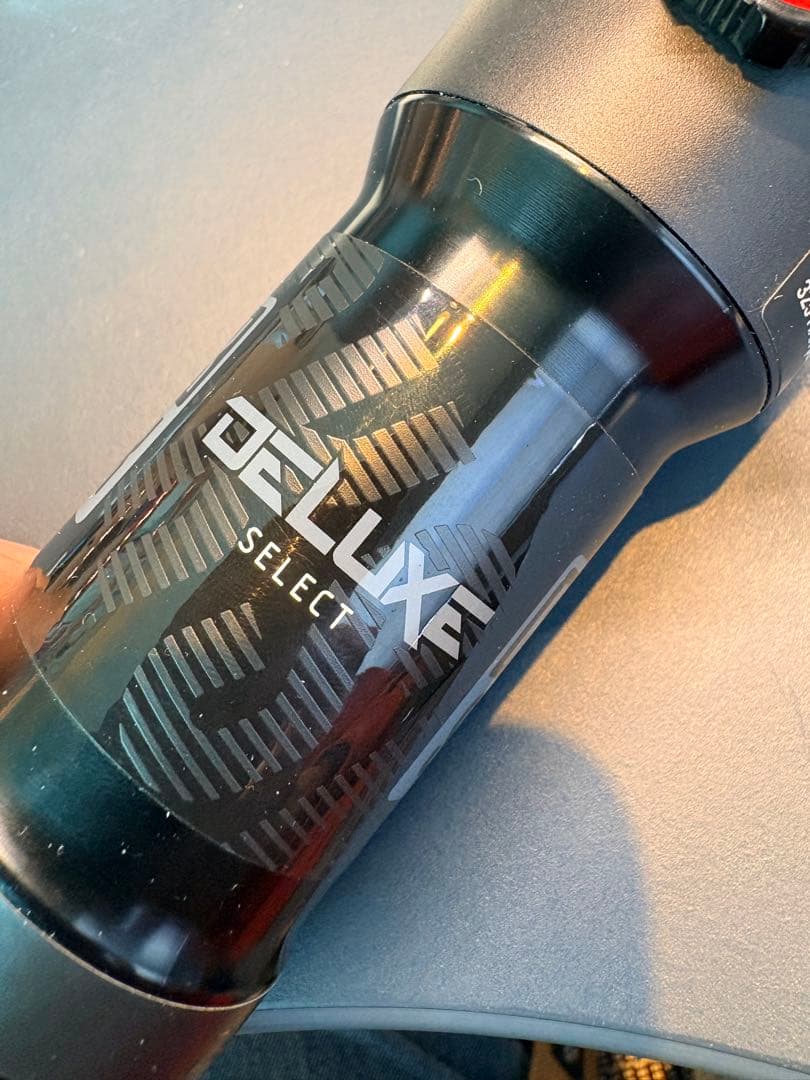 RockShox Deluxe Select 210×55mm リアサス