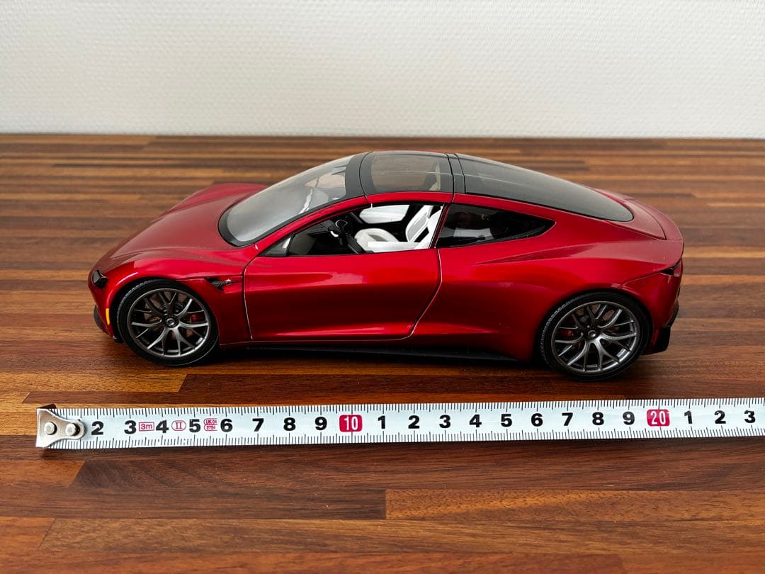 テスラ ミニカー Roadster ロードスター1:18TESLA