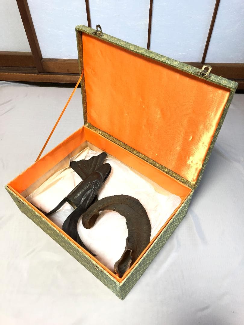 【 稀少文物 】　山羊角、金銅彫金　『魚オブジェ』　清朝古玩