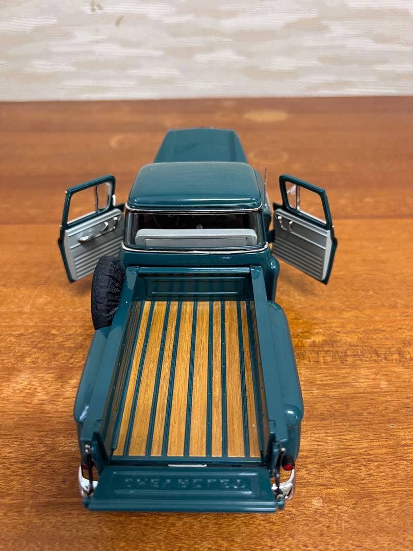 No197 ミニカー1/24 CHEVROLET APACHE PICKUP