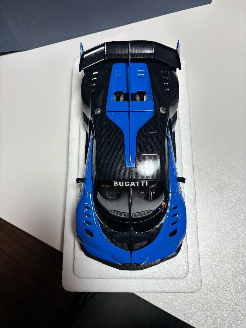 オートアート　ブガティグランツーリスモ　1/18　値段交渉あり！