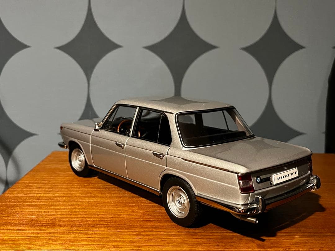 オートアート-  - 1800 TI/SA 1/18