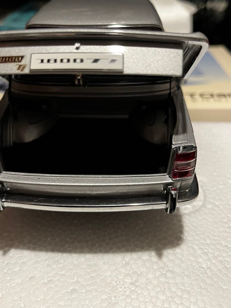 オートアート-  - 1800 TI/SA 1/18