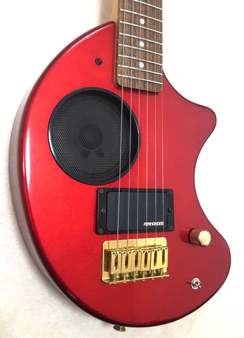 【美品】ZO-3C メタリックレッド アンプ内蔵ミニギター ヘッドフォン端子付き