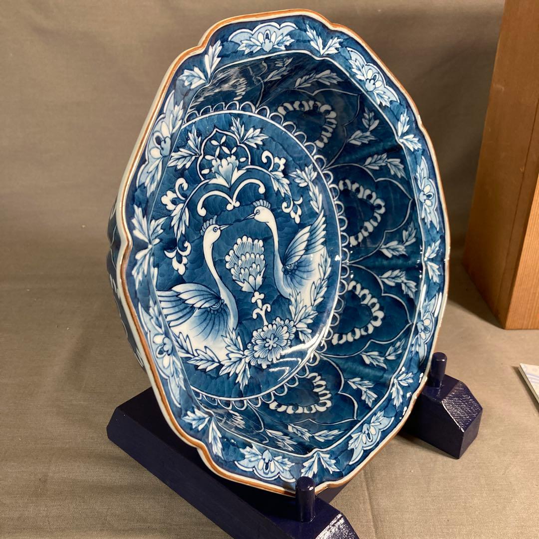 【源右衛門】古伊万里の伝統　日本の名窯　舘林源右衛門作　染付濃双鳥文　花形大深鉢