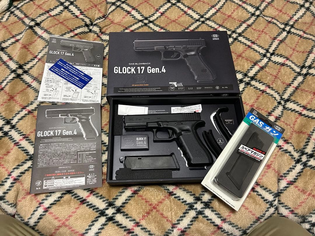 東京マルイGLOCK 17 Gen.4 ガスガン 予備マガジン付き グロック17