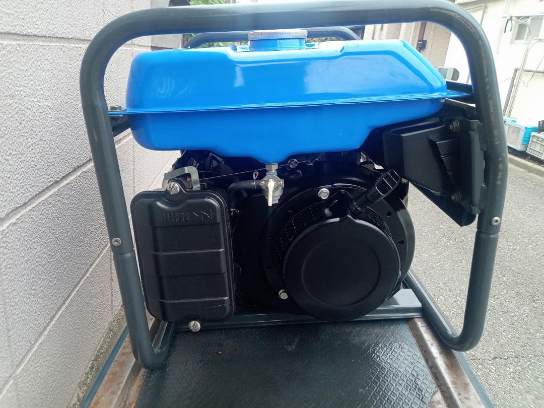 美品　YAMAHA　ヤマハ　エンジン発電機　EF23H
