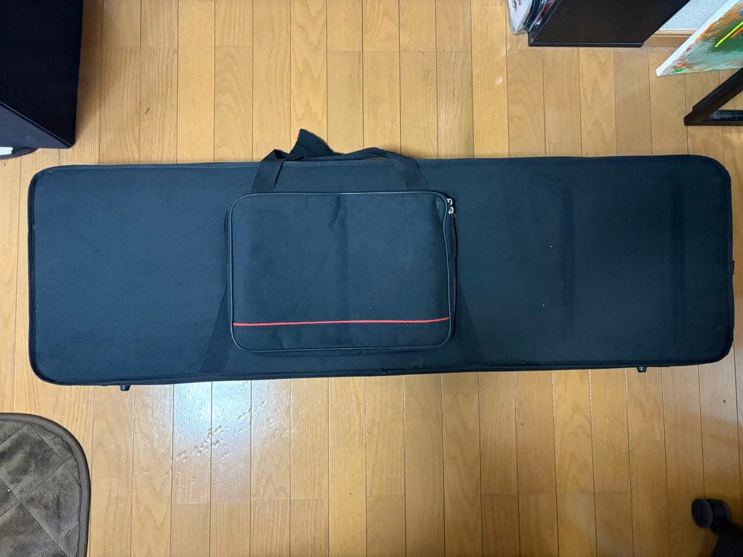 Grassrootsエレキベース（ラルクTetsuyaモデル）ハードケース付