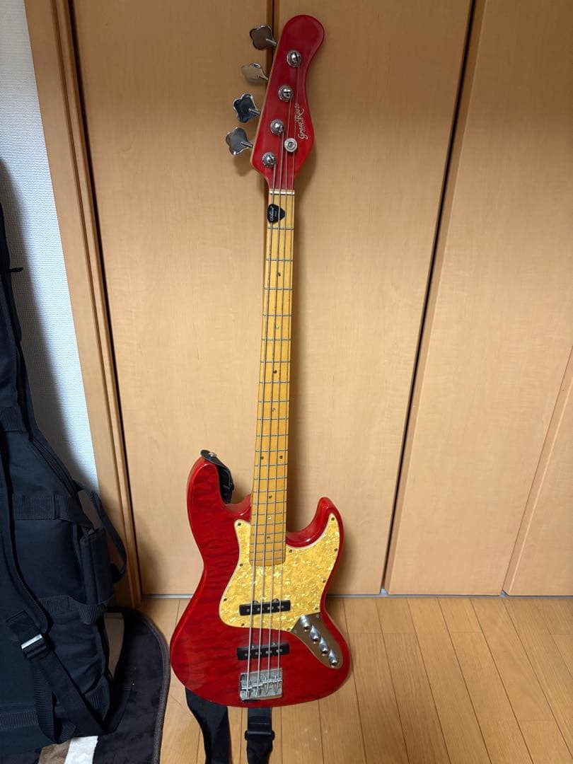 Grassrootsエレキベース（ラルクTetsuyaモデル）ハードケース付