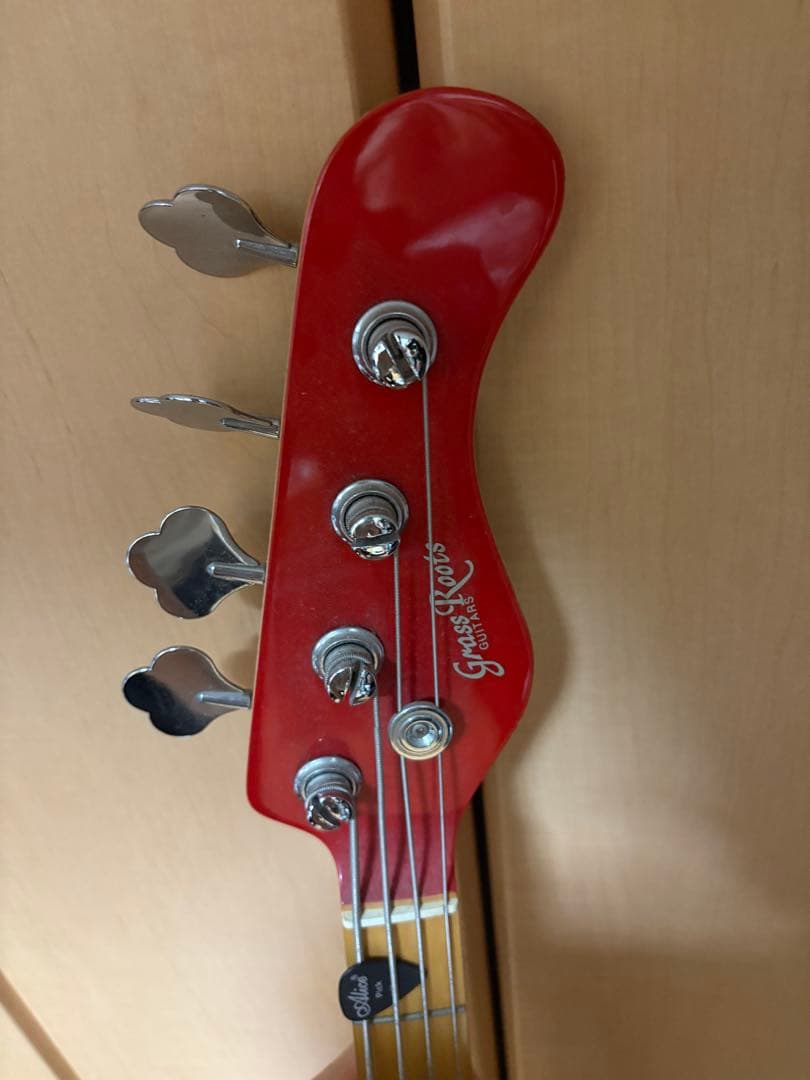 Grassrootsエレキベース（ラルクTetsuyaモデル）ハードケース付