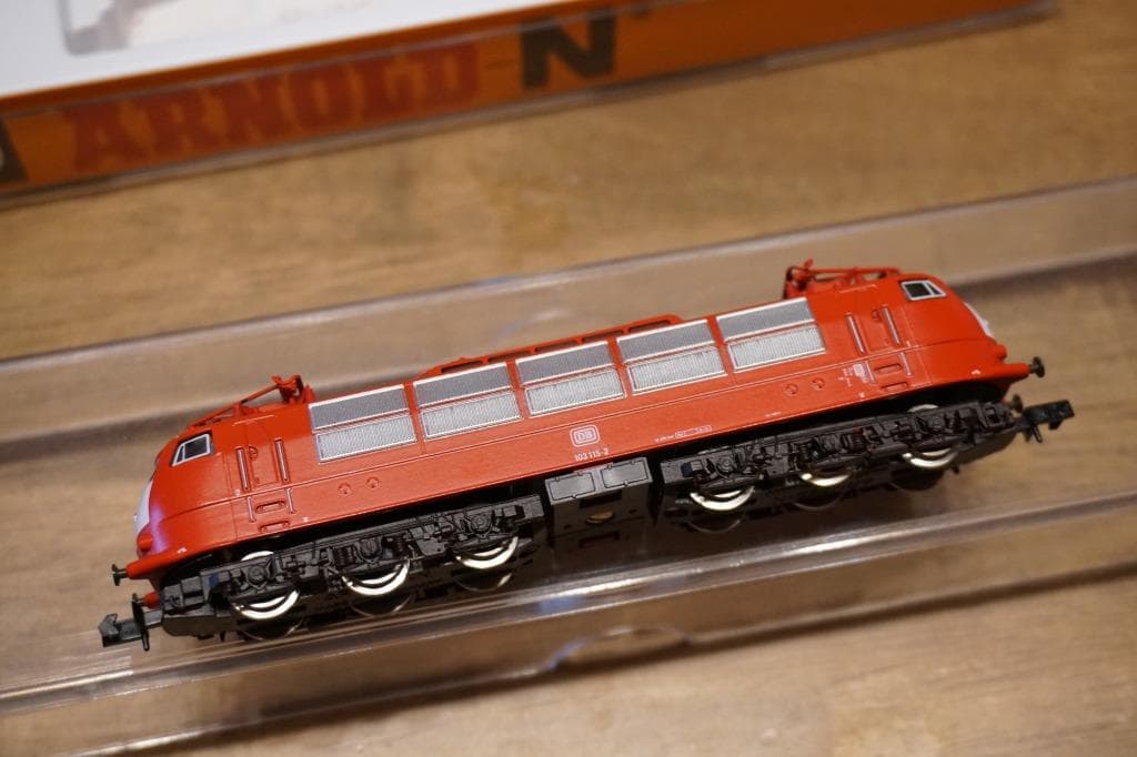 ARNOLD 品番2353 DB(ドイツ）　１０３型１１５－２　オリエント赤塗装